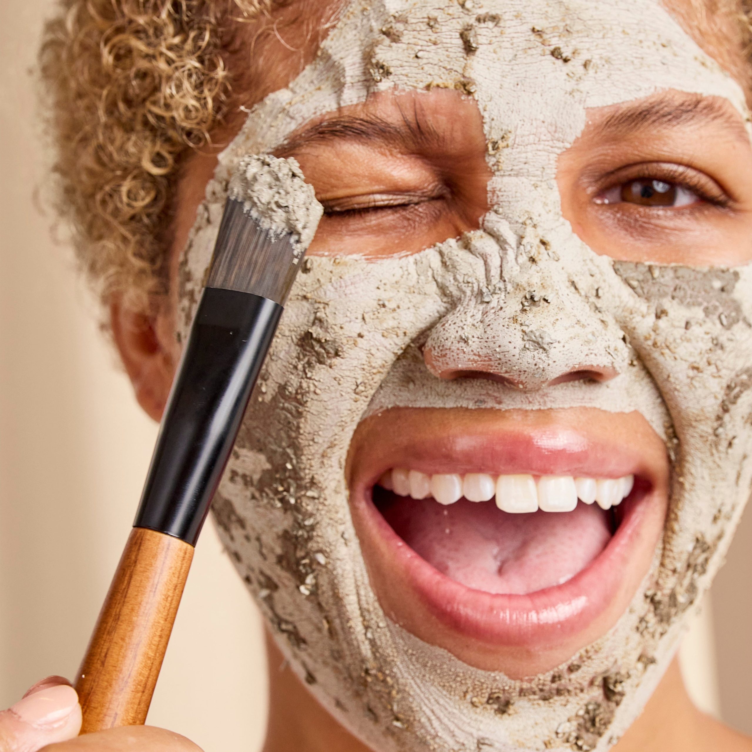 Charcoal Pore-Minimising Mask - Image 6